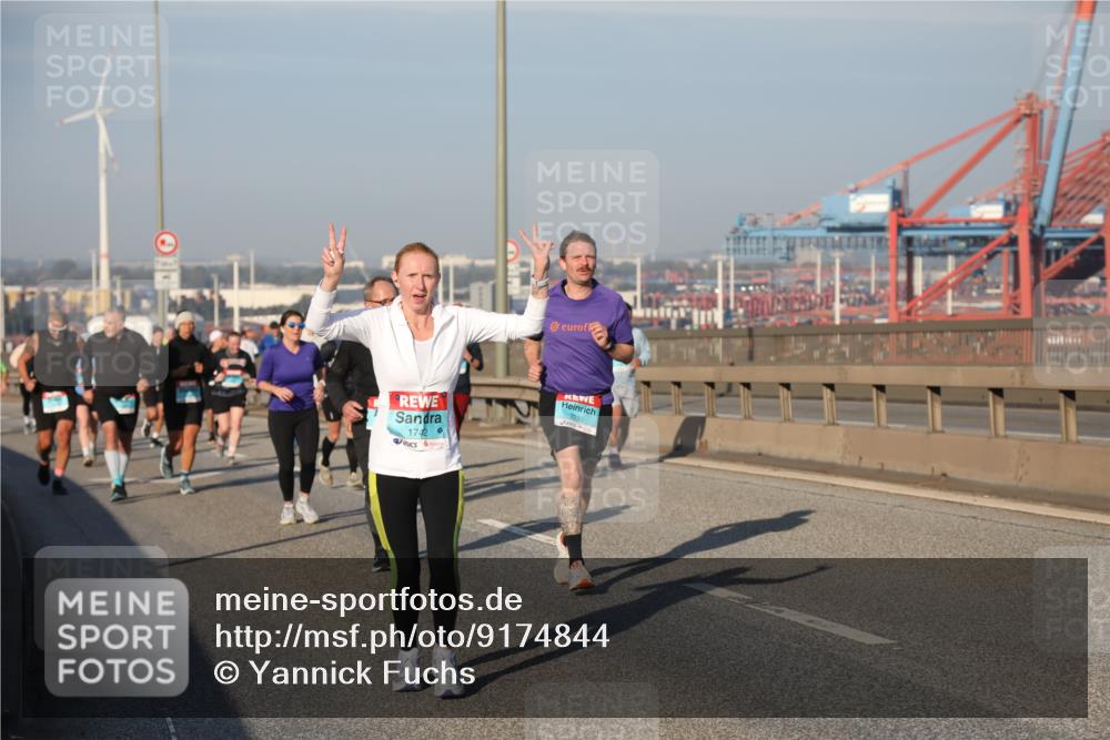 03.10.2025 - Köhlbrandbrückenlauf Yannick Fuchs http://msf.ph/oto/9174844 03.10.2025 08:44:20 Position 2 1742, 2990 meine-sportfotos.de