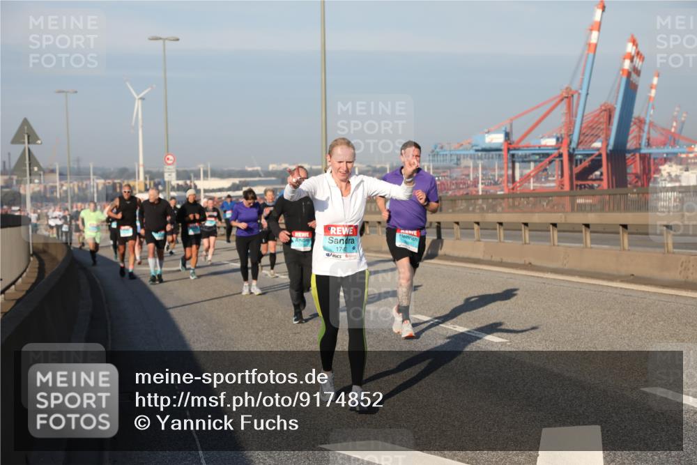 03.10.2025 - Köhlbrandbrückenlauf Yannick Fuchs http://msf.ph/oto/9174852 03.10.2025 08:44:21 Position 2 1742 meine-sportfotos.de