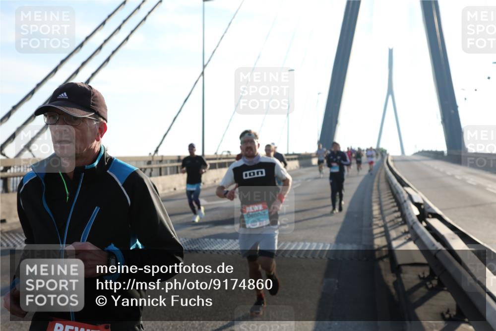 03.10.2025 - Köhlbrandbrückenlauf Yannick Fuchs http://msf.ph/oto/9174860 03.10.2025 08:23:21 Position 1  meine-sportfotos.de