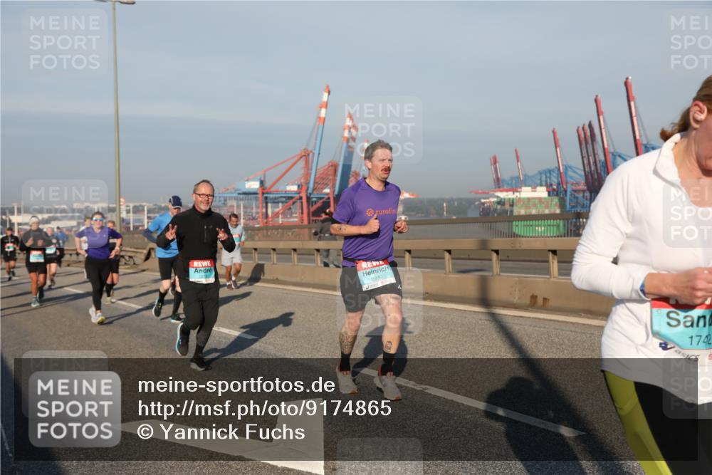 03.10.2025 - Köhlbrandbrückenlauf Yannick Fuchs http://msf.ph/oto/9174865 03.10.2025 08:44:23 Position 2 1873, 2990, 1742 meine-sportfotos.de