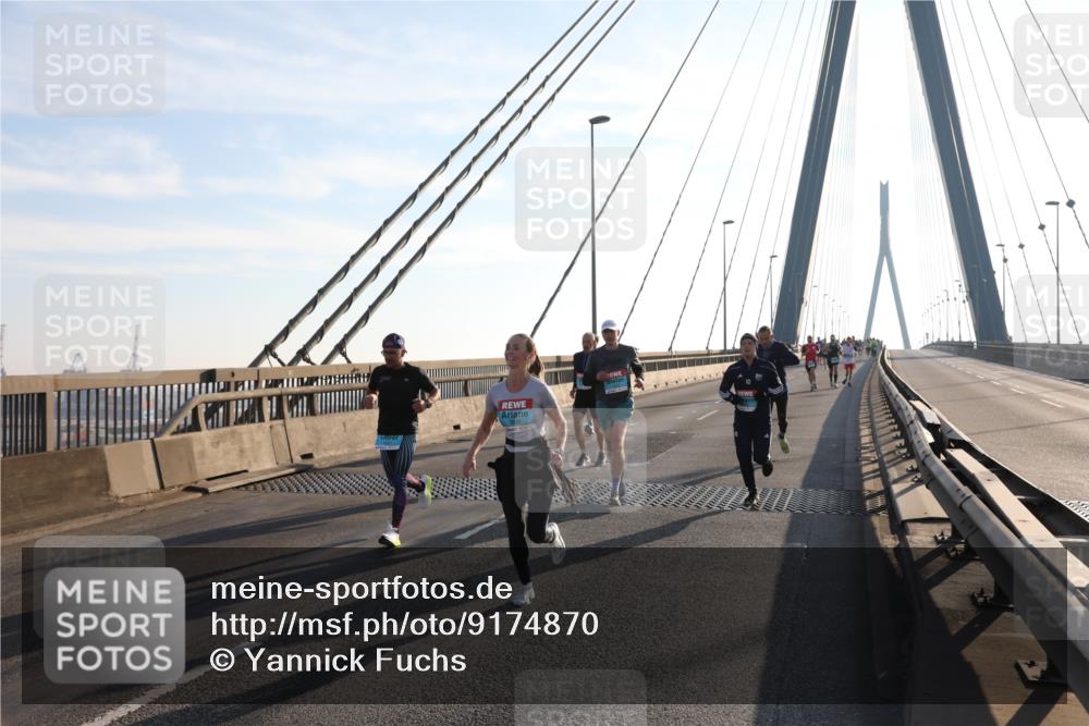 03.10.2025 - Köhlbrandbrückenlauf Yannick Fuchs http://msf.ph/oto/9174870 03.10.2025 08:23:22 Position 1  meine-sportfotos.de