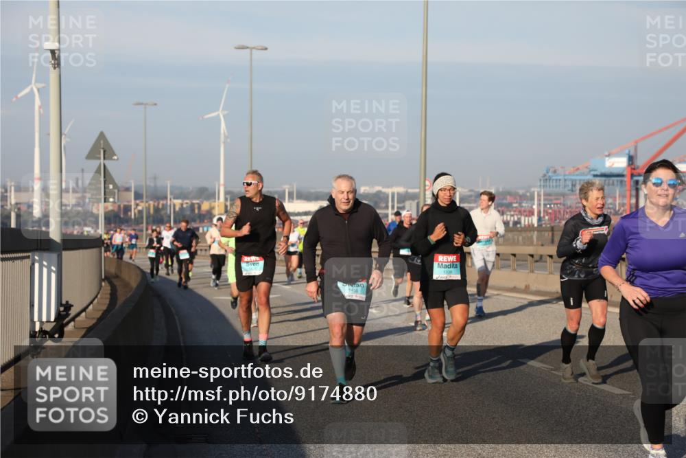 03.10.2025 - Köhlbrandbrückenlauf Yannick Fuchs http://msf.ph/oto/9174880 03.10.2025 08:44:26 Position 2 1338, 1450 meine-sportfotos.de