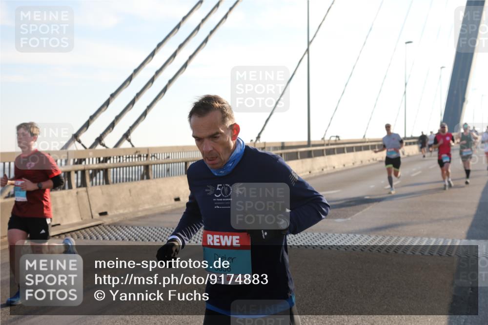 03.10.2025 - Köhlbrandbrückenlauf Yannick Fuchs http://msf.ph/oto/9174883 03.10.2025 08:23:25 Position 1 50, 50, 3836 meine-sportfotos.de