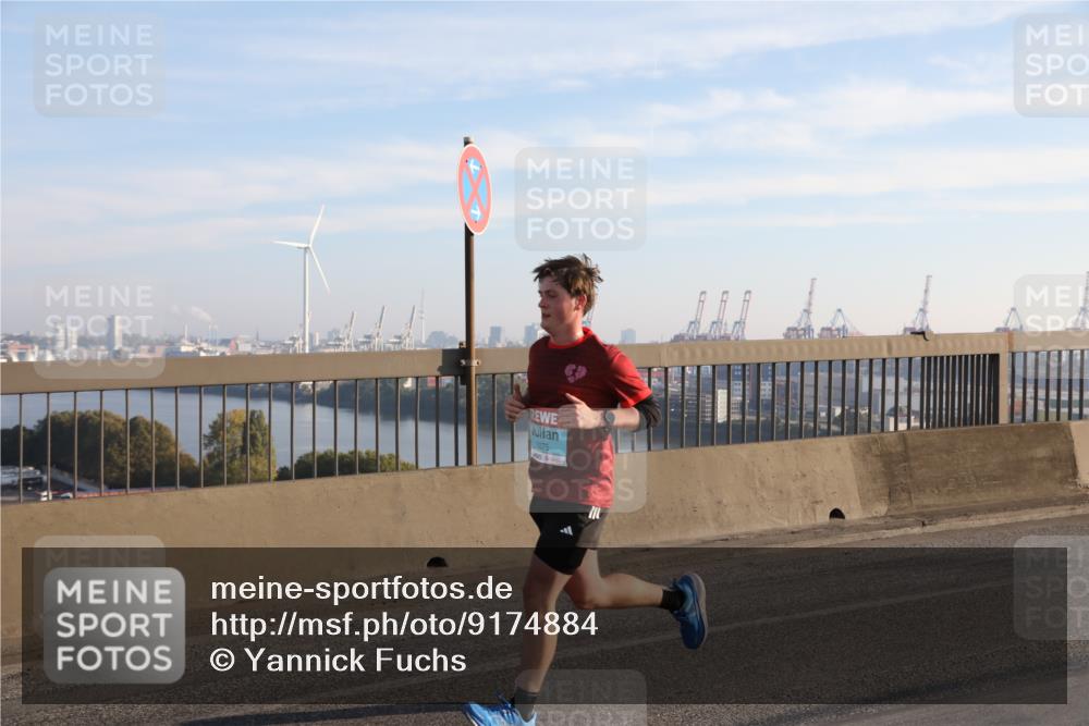03.10.2025 - Köhlbrandbrückenlauf Yannick Fuchs http://msf.ph/oto/9174884 03.10.2025 08:23:26 Position 1 1075 meine-sportfotos.de