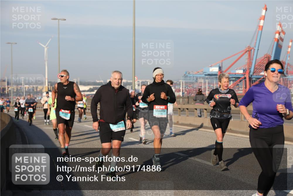 03.10.2025 - Köhlbrandbrückenlauf Yannick Fuchs http://msf.ph/oto/9174886 03.10.2025 08:44:26 Position 2 1435, 1450, 1338 meine-sportfotos.de
