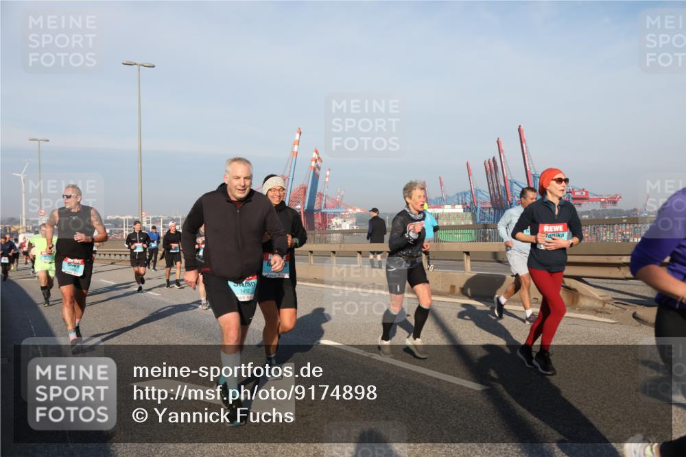 03.10.2025 - Köhlbrandbrückenlauf Yannick Fuchs http://msf.ph/oto/9174898 03.10.2025 08:44:28 Position 2 1450 meine-sportfotos.de