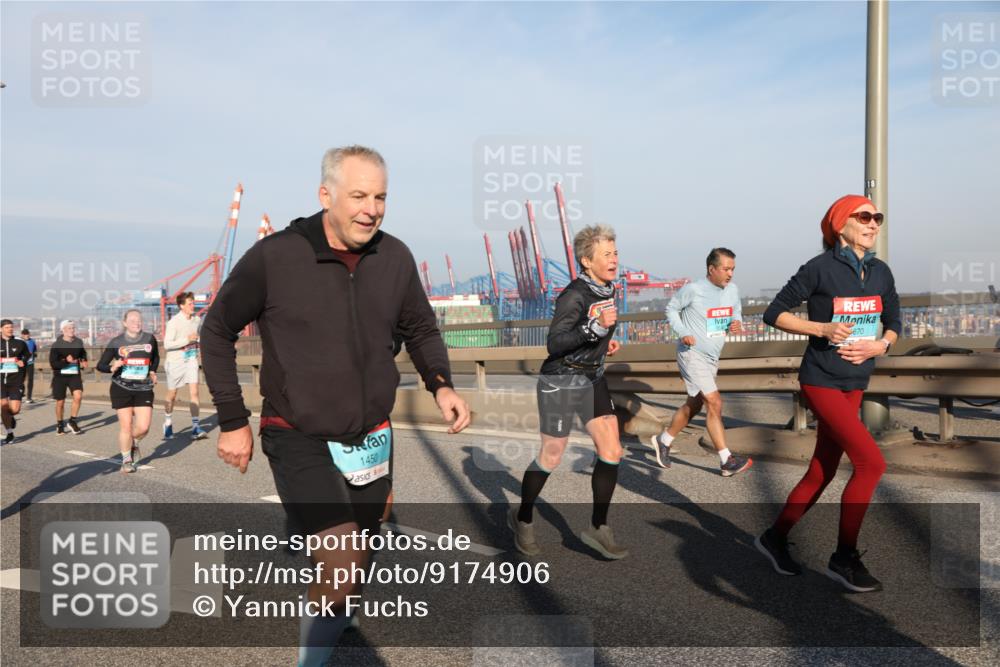 03.10.2025 - Köhlbrandbrückenlauf Yannick Fuchs http://msf.ph/oto/9174906 03.10.2025 08:44:29 Position 2 1450, 670 meine-sportfotos.de