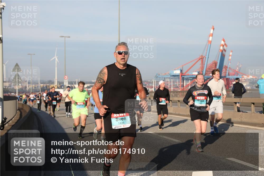 03.10.2025 - Köhlbrandbrückenlauf Yannick Fuchs http://msf.ph/oto/9174910 03.10.2025 08:44:29 Position 2 1435, 3006 meine-sportfotos.de