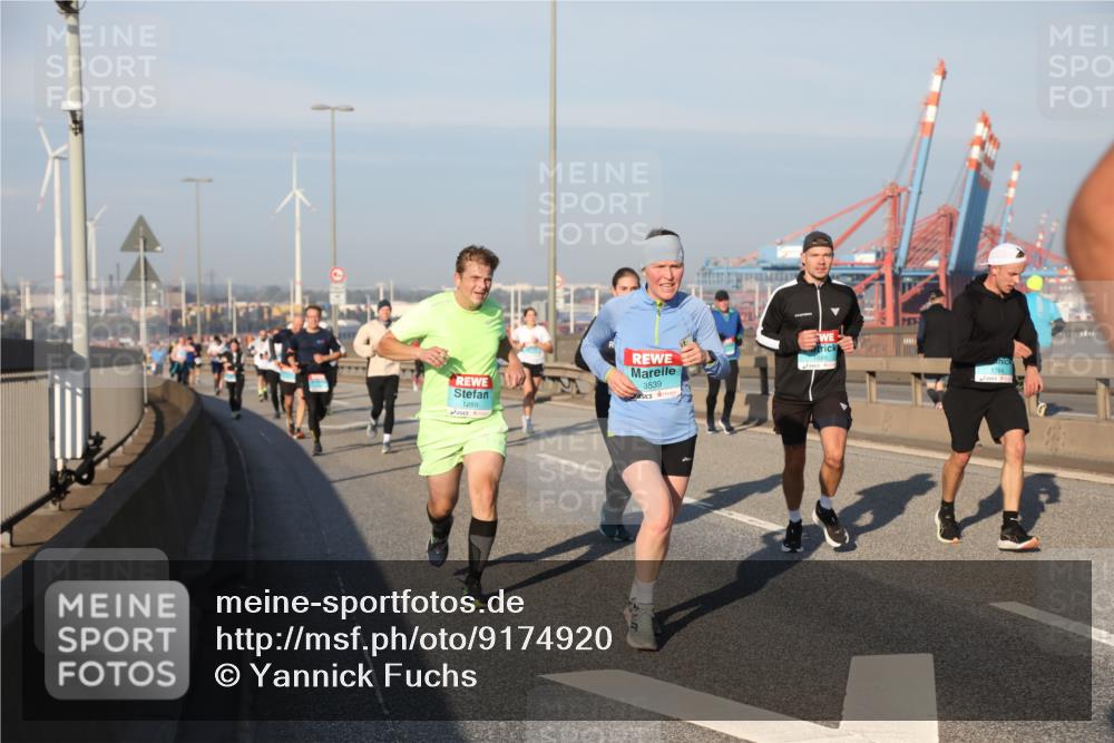 03.10.2025 - Köhlbrandbrückenlauf Yannick Fuchs http://msf.ph/oto/9174920 03.10.2025 08:44:31 Position 2 1259, 3539, 1764 meine-sportfotos.de