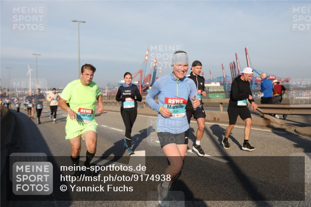 03.10.2025 - Köhlbrandbrückenlauf Yannick Fuchs http://msf.ph/oto/9174938 03.10.2025 08:44:32 Position 2 1259, 3539 meine-sportfotos.de