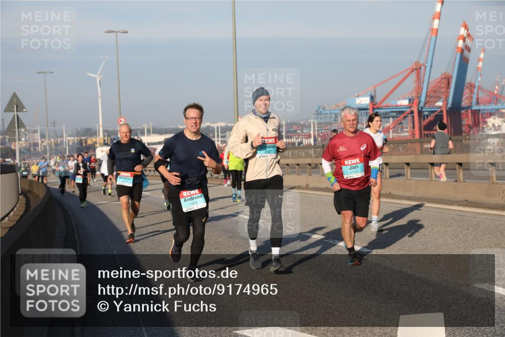 03.10.2025 - Köhlbrandbrückenlauf Yannick Fuchs http://msf.ph/oto/9174965 03.10.2025 08:44:35 Position 2 1408, 2027, 2134 meine-sportfotos.de