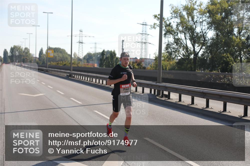 03.10.2025 - Köhlbrandbrückenlauf Yannick Fuchs http://msf.ph/oto/9174977 03.10.2025 11:10:22 Position 3 6099 meine-sportfotos.de