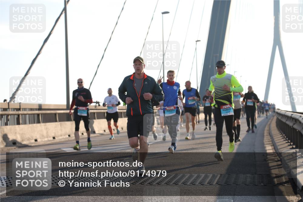 03.10.2025 - Köhlbrandbrückenlauf Yannick Fuchs http://msf.ph/oto/9174979 03.10.2025 08:23:41 Position 1 3514 meine-sportfotos.de