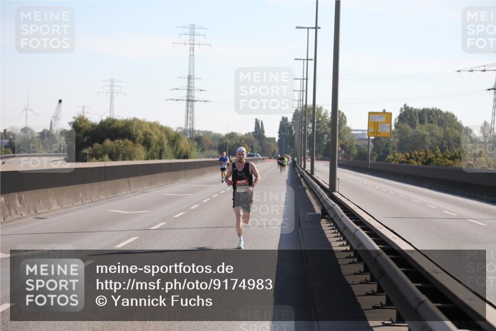 03.10.2025 - Köhlbrandbrückenlauf Yannick Fuchs http://msf.ph/oto/9174983 03.10.2025 11:10:44 Position 3  meine-sportfotos.de
