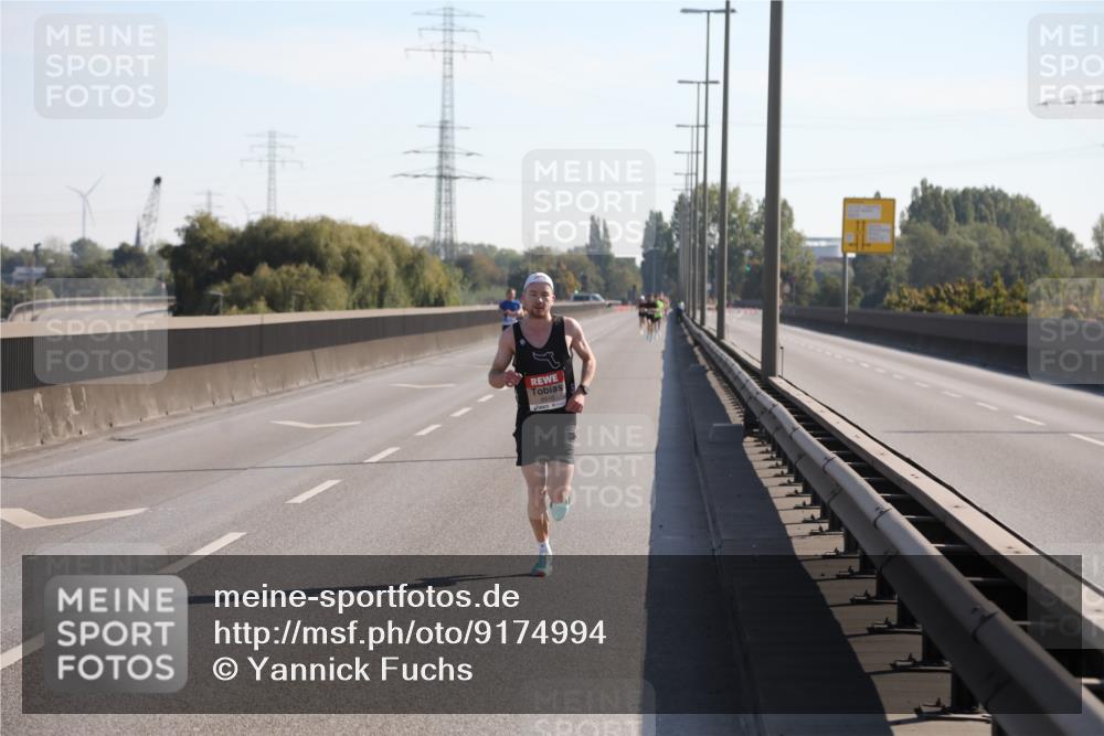 03.10.2025 - Köhlbrandbrückenlauf Yannick Fuchs http://msf.ph/oto/9174994 03.10.2025 11:10:45 Position 3  meine-sportfotos.de