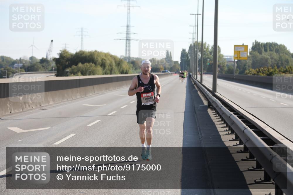 03.10.2025 - Köhlbrandbrückenlauf Yannick Fuchs http://msf.ph/oto/9175000 03.10.2025 11:10:46 Position 3 6610 meine-sportfotos.de
