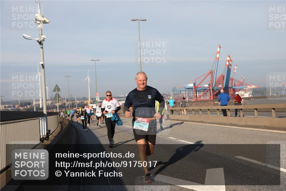 03.10.2025 - Köhlbrandbrückenlauf Yannick Fuchs http://msf.ph/oto/9175017 03.10.2025 08:44:38 Position 2 3032 meine-sportfotos.de