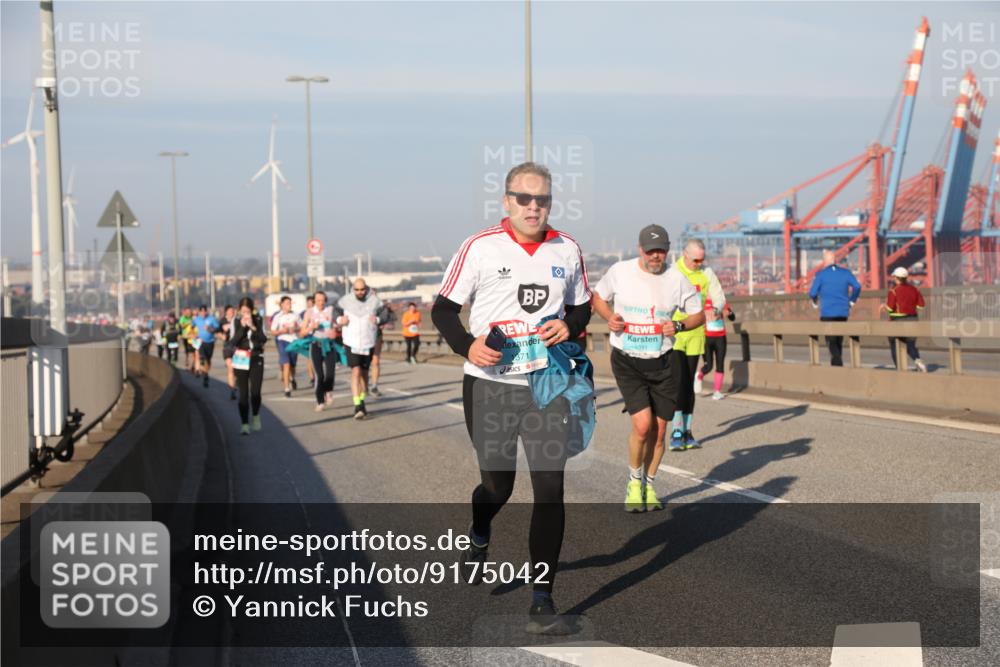 03.10.2025 - Köhlbrandbrückenlauf Yannick Fuchs http://msf.ph/oto/9175042 03.10.2025 08:44:40 Position 2 1371, 4341 meine-sportfotos.de