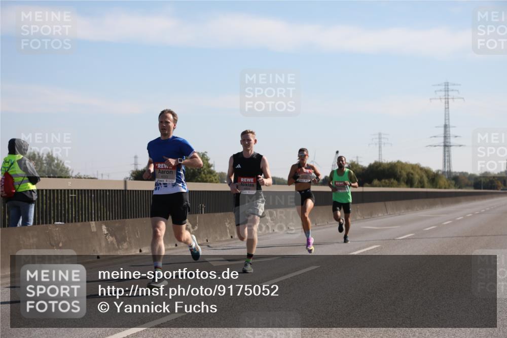 03.10.2025 - Köhlbrandbrückenlauf Yannick Fuchs http://msf.ph/oto/9175052 03.10.2025 11:10:58 Position 3 4033 meine-sportfotos.de