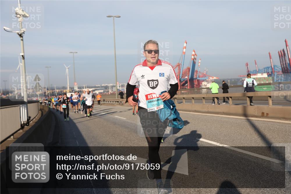 03.10.2025 - Köhlbrandbrückenlauf Yannick Fuchs http://msf.ph/oto/9175059 03.10.2025 08:44:41 Position 2 1371 meine-sportfotos.de
