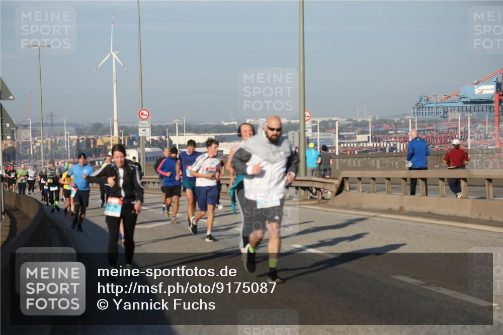 03.10.2025 - Köhlbrandbrückenlauf Yannick Fuchs http://msf.ph/oto/9175087 03.10.2025 08:44:43 Position 2 500 meine-sportfotos.de
