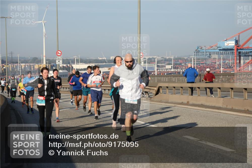 03.10.2025 - Köhlbrandbrückenlauf Yannick Fuchs http://msf.ph/oto/9175095 03.10.2025 08:44:44 Position 2 1500, 8, 0, 1 meine-sportfotos.de