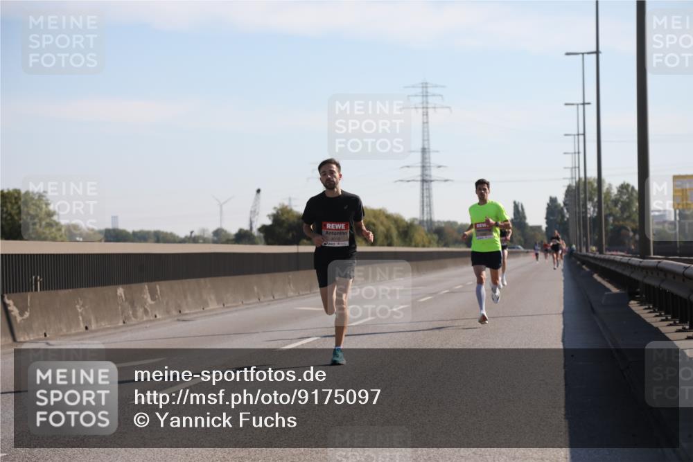 03.10.2025 - Köhlbrandbrückenlauf Yannick Fuchs http://msf.ph/oto/9175097 03.10.2025 11:11:06 Position 3 4010 meine-sportfotos.de