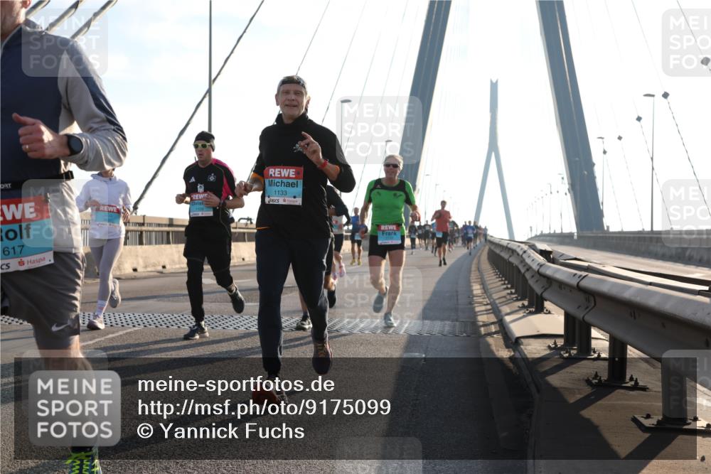 03.10.2025 - Köhlbrandbrückenlauf Yannick Fuchs http://msf.ph/oto/9175099 03.10.2025 08:23:47 Position 1 617, 1133 meine-sportfotos.de