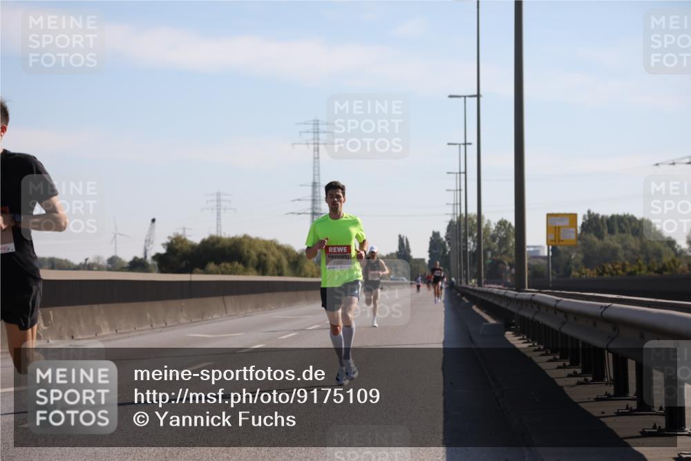03.10.2025 - Köhlbrandbrückenlauf Yannick Fuchs http://msf.ph/oto/9175109 03.10.2025 11:11:08 Position 3 6280 meine-sportfotos.de