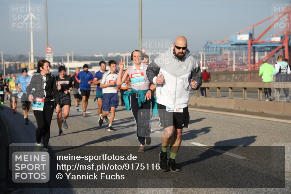03.10.2025 - Köhlbrandbrückenlauf Yannick Fuchs http://msf.ph/oto/9175116 03.10.2025 08:44:45 Position 2 3818 meine-sportfotos.de
