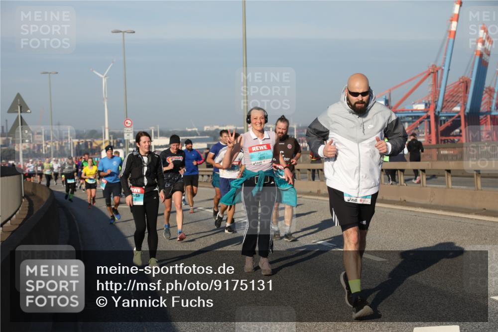 03.10.2025 - Köhlbrandbrückenlauf Yannick Fuchs http://msf.ph/oto/9175131 03.10.2025 08:44:46 Position 2 3818 meine-sportfotos.de