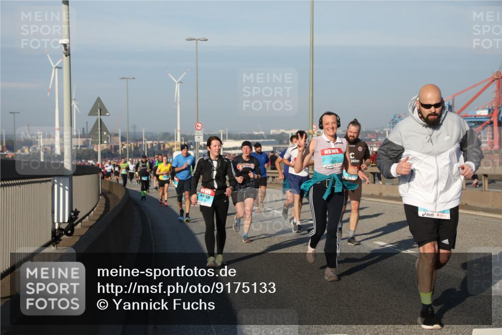 03.10.2025 - Köhlbrandbrückenlauf Yannick Fuchs http://msf.ph/oto/9175133 03.10.2025 08:44:46 Position 2 1679, 3818 meine-sportfotos.de