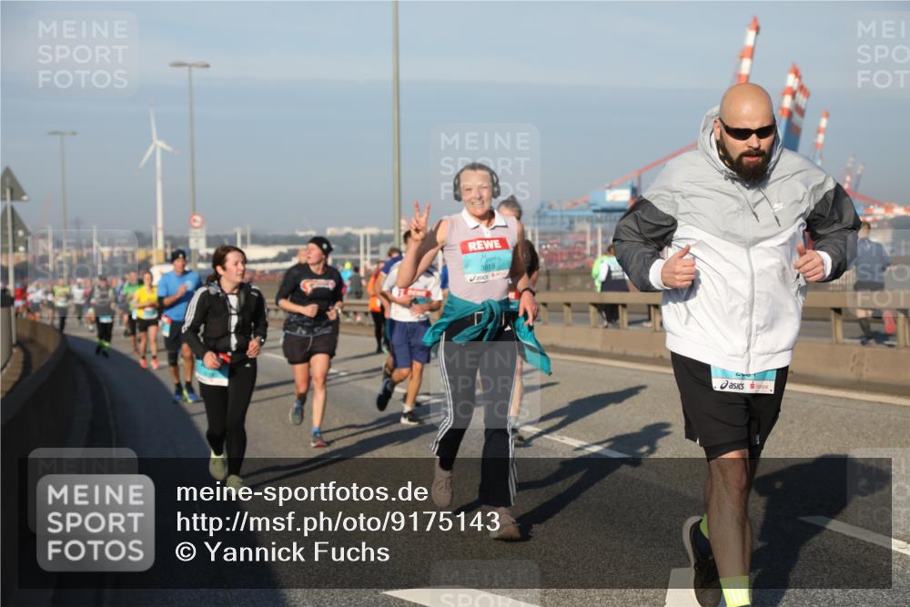 03.10.2025 - Köhlbrandbrückenlauf Yannick Fuchs http://msf.ph/oto/9175143 03.10.2025 08:44:47 Position 2 3818 meine-sportfotos.de