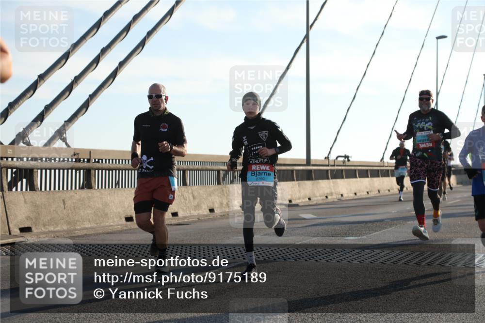 03.10.2025 - Köhlbrandbrückenlauf Yannick Fuchs http://msf.ph/oto/9175189 03.10.2025 08:23:58 Position 1 10000, 2760 meine-sportfotos.de