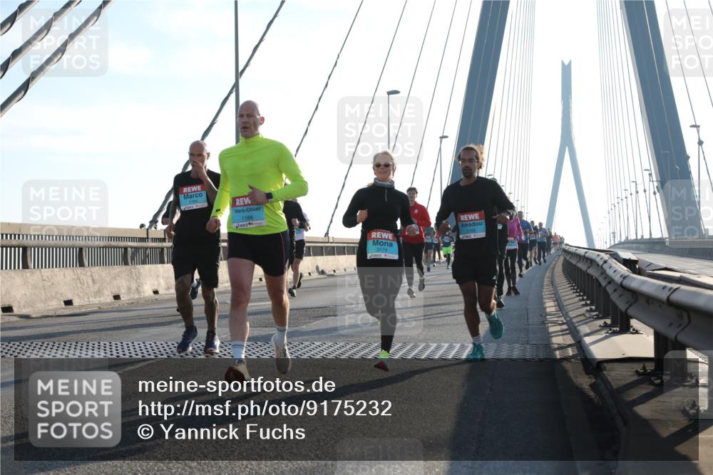 03.10.2025 - Köhlbrandbrückenlauf Yannick Fuchs http://msf.ph/oto/9175232 03.10.2025 08:24:02 Position 1 1194, 1168, 3174 meine-sportfotos.de