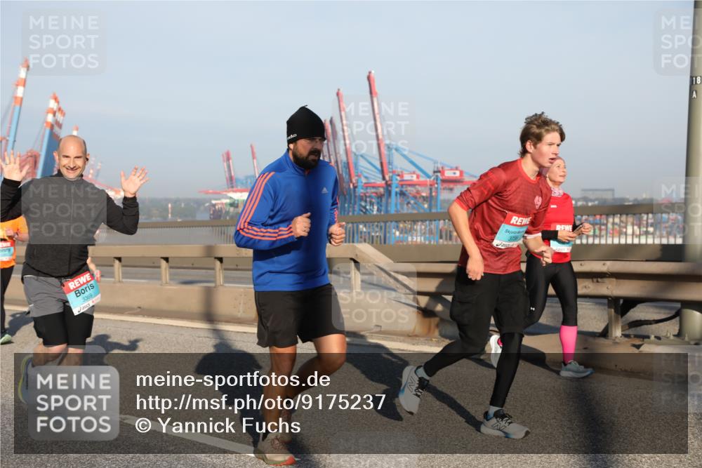03.10.2025 - Köhlbrandbrückenlauf Yannick Fuchs http://msf.ph/oto/9175237 03.10.2025 08:44:53 Position 2 3369, 3738, 18 meine-sportfotos.de