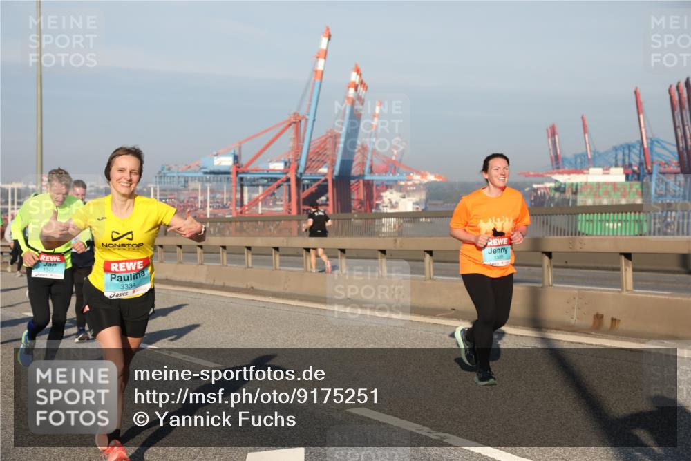 03.10.2025 - Köhlbrandbrückenlauf Yannick Fuchs http://msf.ph/oto/9175251 03.10.2025 08:44:55 Position 2 1347, 3334, 1350 meine-sportfotos.de