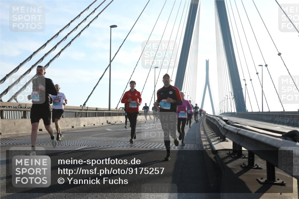 03.10.2025 - Köhlbrandbrückenlauf Yannick Fuchs http://msf.ph/oto/9175257 03.10.2025 08:24:04 Position 1 3403 meine-sportfotos.de
