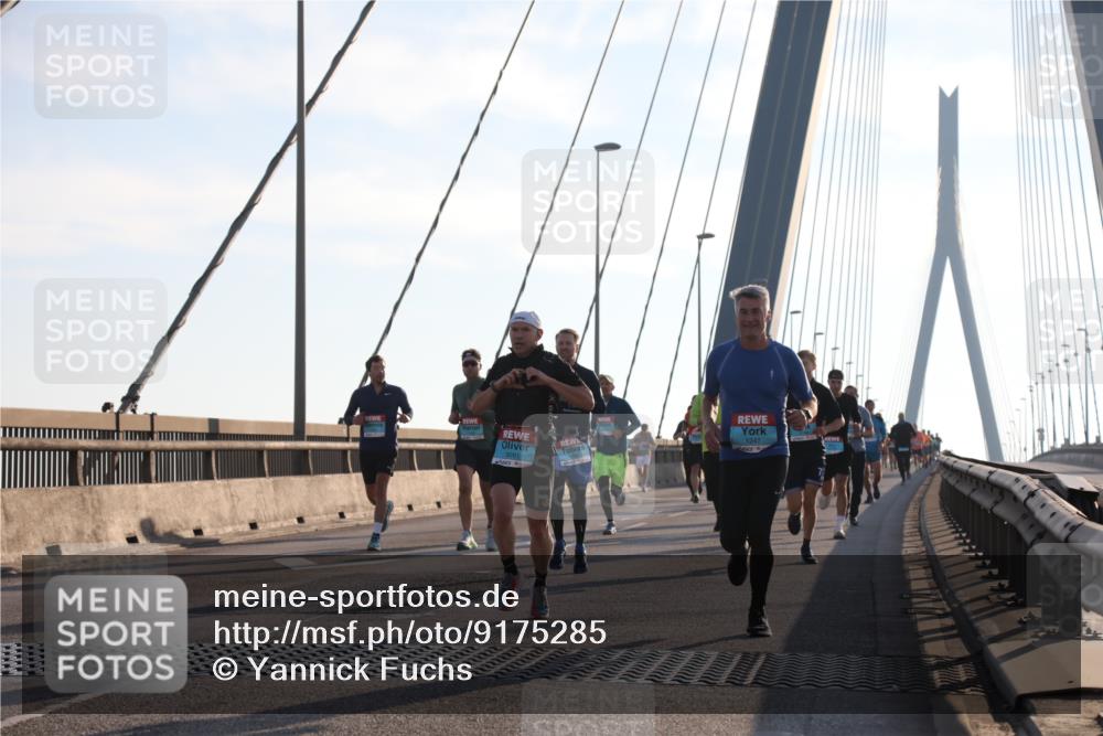 03.10.2025 - Köhlbrandbrückenlauf Yannick Fuchs http://msf.ph/oto/9175285 03.10.2025 08:24:07 Position 1 1247 meine-sportfotos.de