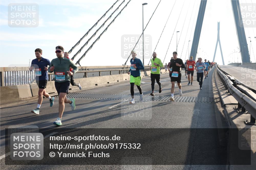 03.10.2025 - Köhlbrandbrückenlauf Yannick Fuchs http://msf.ph/oto/9175332 03.10.2025 08:24:11 Position 1 1143 meine-sportfotos.de
