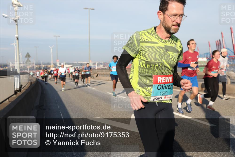 03.10.2025 - Köhlbrandbrückenlauf Yannick Fuchs http://msf.ph/oto/9175353 03.10.2025 08:45:04 Position 2 1520 meine-sportfotos.de