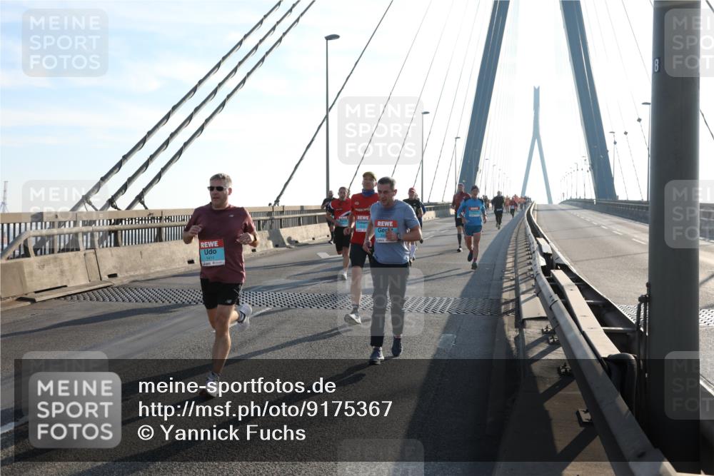 03.10.2025 - Köhlbrandbrückenlauf Yannick Fuchs http://msf.ph/oto/9175367 03.10.2025 08:24:14 Position 1 1411, 8 meine-sportfotos.de