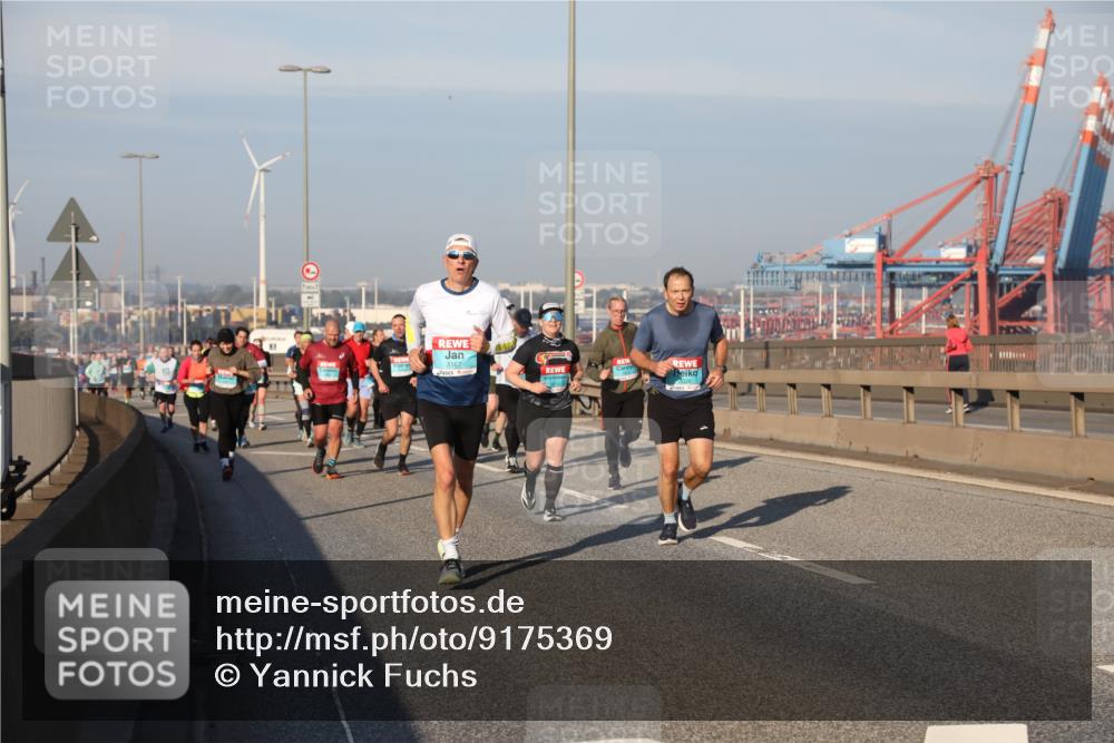 03.10.2025 - Köhlbrandbrückenlauf Yannick Fuchs http://msf.ph/oto/9175369 03.10.2025 08:45:06 Position 2 3167 meine-sportfotos.de
