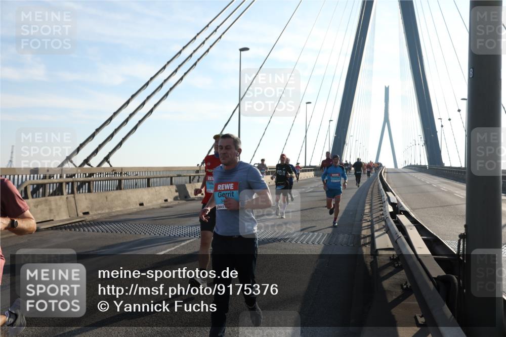 03.10.2025 - Köhlbrandbrückenlauf Yannick Fuchs http://msf.ph/oto/9175376 03.10.2025 08:24:14 Position 1  meine-sportfotos.de