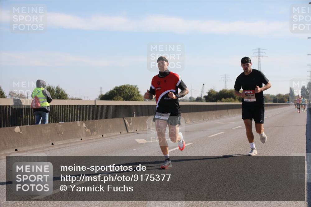 03.10.2025 - Köhlbrandbrückenlauf Yannick Fuchs http://msf.ph/oto/9175377 03.10.2025 11:11:40 Position 3 4089, 6514 meine-sportfotos.de