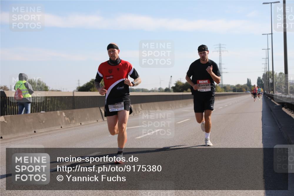 03.10.2025 - Köhlbrandbrückenlauf Yannick Fuchs http://msf.ph/oto/9175380 03.10.2025 11:11:40 Position 3 4089, 6514 meine-sportfotos.de