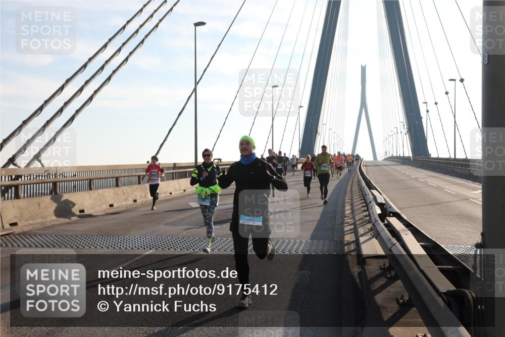 03.10.2025 - Köhlbrandbrückenlauf Yannick Fuchs http://msf.ph/oto/9175412 03.10.2025 08:24:21 Position 1 2940 meine-sportfotos.de