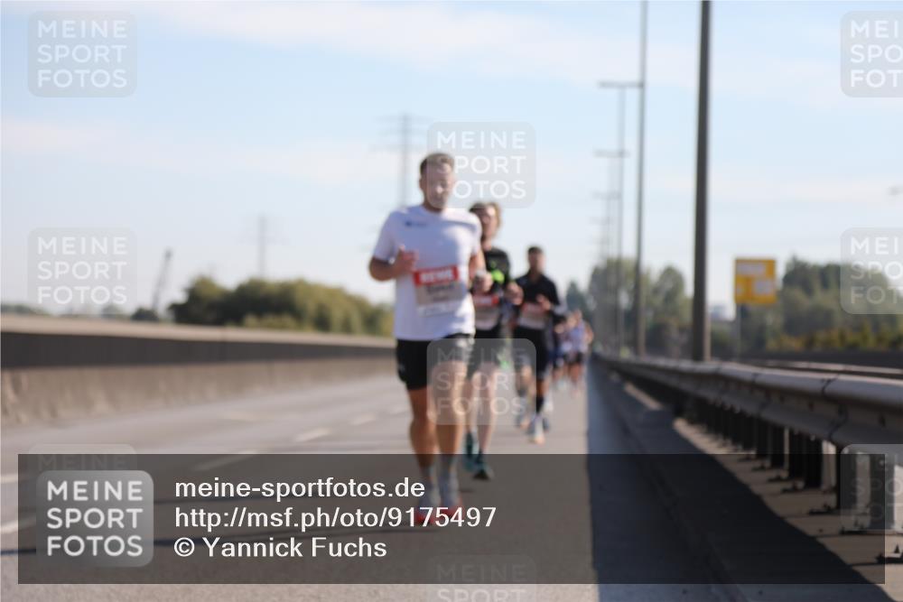 03.10.2025 - Köhlbrandbrückenlauf Yannick Fuchs http://msf.ph/oto/9175497 03.10.2025 11:12:07 Position 3  meine-sportfotos.de