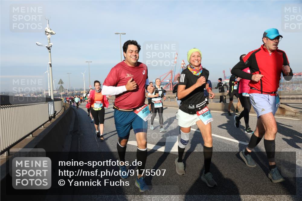 03.10.2025 - Köhlbrandbrückenlauf Yannick Fuchs http://msf.ph/oto/9175507 03.10.2025 08:45:16 Position 2 2964, 1091 meine-sportfotos.de