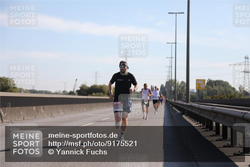 03.10.2025 - Köhlbrandbrückenlauf Yannick Fuchs http://msf.ph/oto/9175521 03.10.2025 11:12:13 Position 3  meine-sportfotos.de